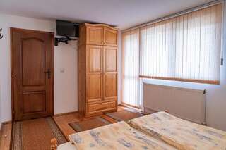 Гостевой дом Guest House Kehayovi Банско Семейный номер с балконом-2