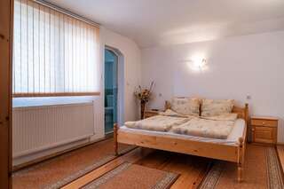 Гостевой дом Guest House Kehayovi Банско Семейный номер с балконом-3
